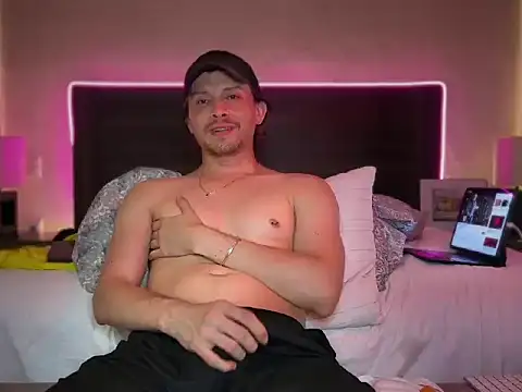 Snapshot of mcklister_kinky_feets chatting on March 30, 5:08 am mcklister kinky feets online show from March 30, 5:08 am