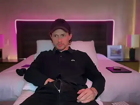 Snapshot of mcklister_kinky_feets chatting on March 30, 7:59 pm mcklister kinky feets online show from March 30, 7:59 pm