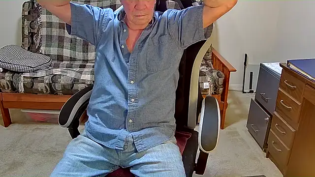 Snapshot of jimmy_d47 chatting on April 11, 7:40 pm jimmy d47 online show from April 11, 7:40 pm
