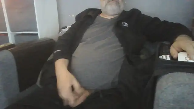 Snapshot of Naturistmale45 chatting on June 10, 7:51 am Naturistmale45 online show from June 10, 7:51 am