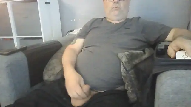 Snapshot of Naturistmale45 chatting on June 15, 8:16 am Naturistmale45 online show from June 15, 8:16 am