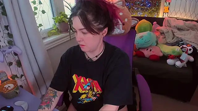 JennKenobi online show from April 28, 12:43 pm