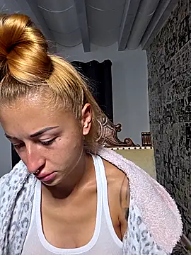 Snapshot of kylie_blck chatting on September 25, 3:43 am kylie blck online show from September 25, 3:43 am