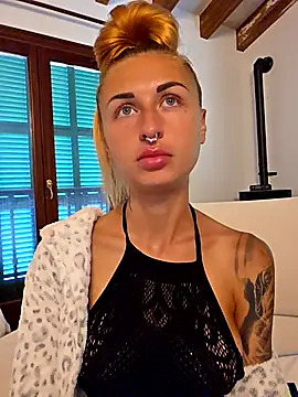 Snapshot of kylie_blck chatting on September 27, 4:12 pm kylie blck online show from September 27, 4:12 pm