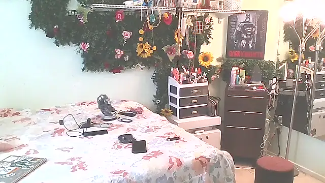 Snapshot of Yescuhh420 chatting on March 17, 8:01 pm Yescuhh420 online show from March 17, 8:01 pm