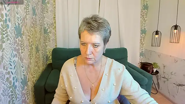 Snapshot of KathySunn chatting on December 8, 1:36 pm KathySunn online show from December 8, 1:36 pm