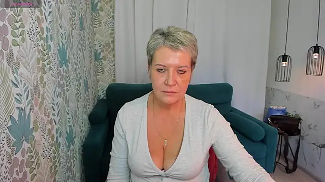 Snapshot of KathySunn chatting on December 24, 1:28 pm KathySunn online show from December 24, 1:28 pm