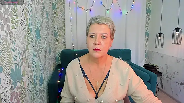 Snapshot of KathySunn chatting on December 28, 1:28 pm KathySunn online show from December 28, 1:28 pm