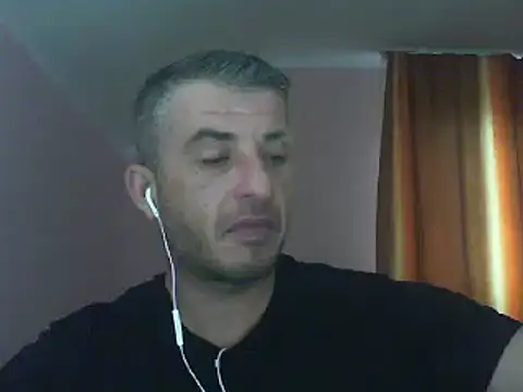 Snapshot of _marrrio chatting on December 7, 11:29 am marrrio online show from December 7, 11:29 am