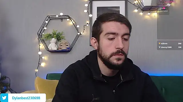 Dylan Best online show from December 18, 10:30 am