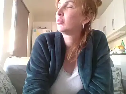 Snapshot of MssAngela chatting on January 11, 9:26 am MssAngela online show from January 11, 9:26 am
