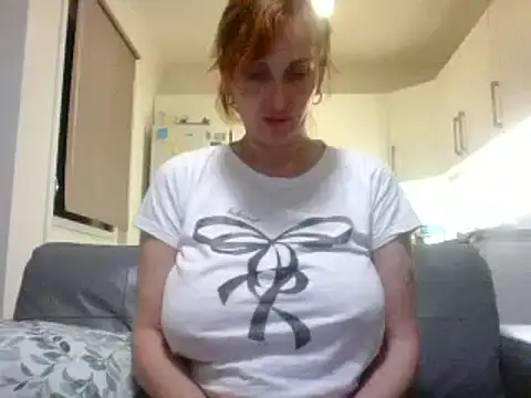 Snapshot of MssAngela chatting on January 26, 5:55 pm MssAngela online show from January 26, 5:55 pm