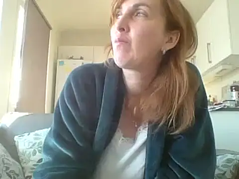 Snapshot of MssAngela chatting on February 1, 9:00 am MssAngela online show from February 1, 9:00 am