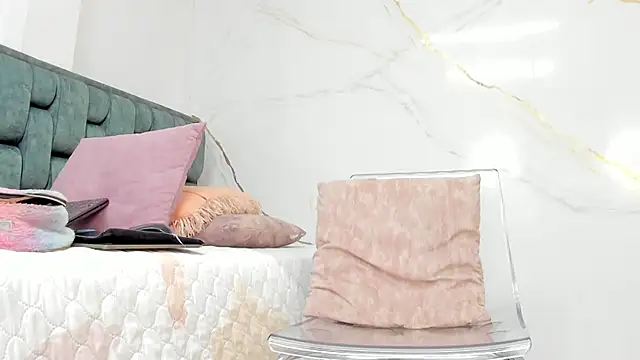 IsiisLovei online show from September 20, 2:29 pm