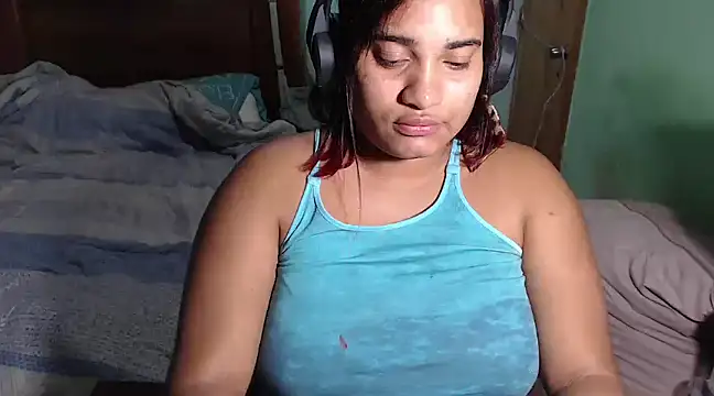 Hilarybunnyy online show from March 6, 12:32 am