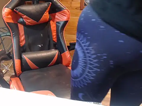 Hilarybunnyy online show from April 9, 1:49 am