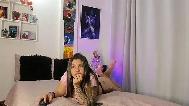 Snapshot of Sarah_Jhonson chatting on January 6, 10:47 pm Sarah Jhonson online show from January 6, 10:47 pm