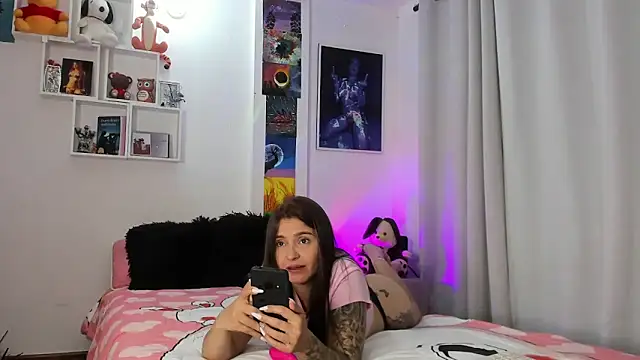 Snapshot of Sarah_Jhonson chatting on January 13, 11:27 pm Sarah Jhonson online show from January 13, 11:27 pm