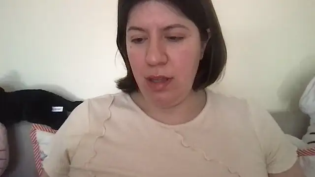 Snapshot of HYPHYtype chatting on April 24, 11:18 pm HYPHYtype online show from April 24, 11:18 pm