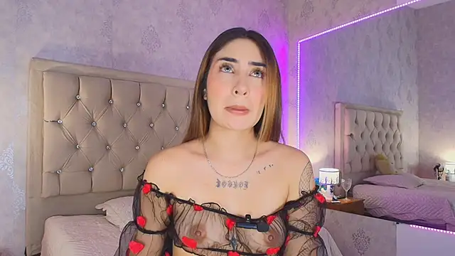 Snapshot of nini_love01 chatting on January 18, 4:05 am nini love01 online show from January 18, 4:05 am