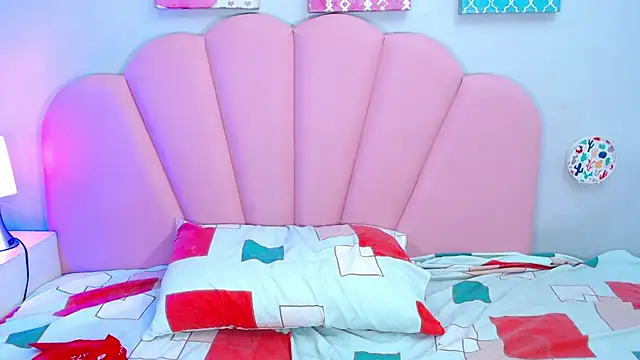 TehaniBrown online show from December 11, 12:33 am