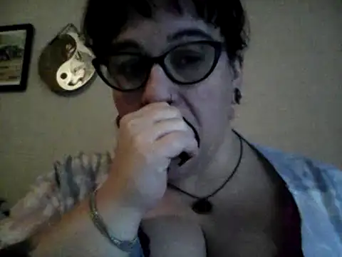 Snapshot of GothyBaby chatting on January 6, 4:44 pm GothyBaby online show from January 6, 4:44 pm