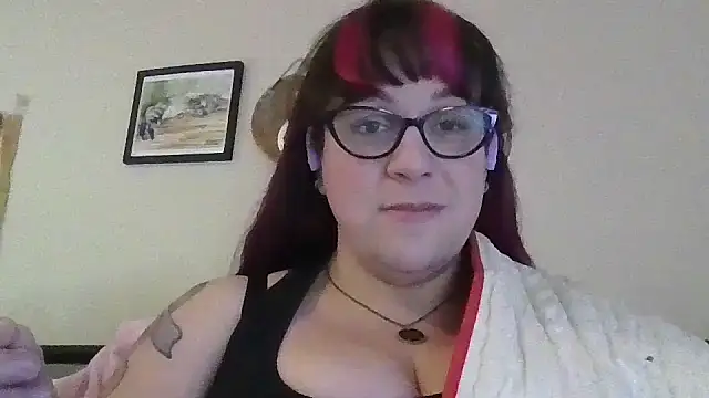 Snapshot of GothyBaby chatting on January 14, 7:43 pm GothyBaby online show from January 14, 7:43 pm