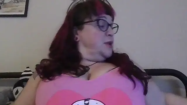 Snapshot of GothyBaby chatting on January 31, 6:14 pm GothyBaby online show from January 31, 6:14 pm