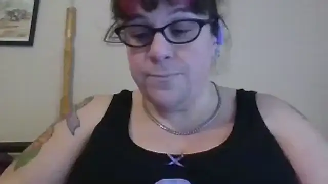 Snapshot of GothyBaby chatting on February 18, 8:03 pm GothyBaby online show from February 18, 8:03 pm