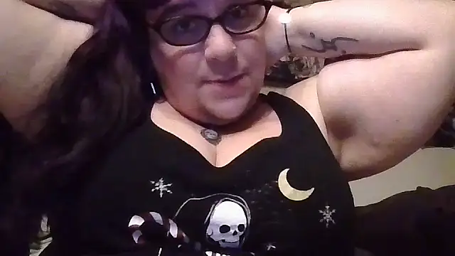 Snapshot of GothyBaby chatting on November 13, 1:59 am GothyBaby online show from November 13, 1:59 am