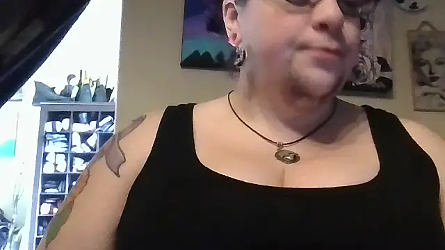 Snapshot of GothyBaby chatting on November 13, 3:55 pm GothyBaby online show from November 13, 3:55 pm