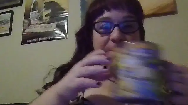 Snapshot of GothyBaby chatting on December 4, 2:54 am GothyBaby online show from December 4, 2:54 am