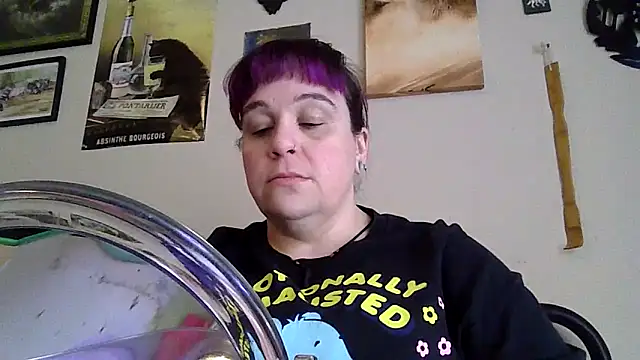 Snapshot of GothyBaby chatting on December 17, 6:03 pm GothyBaby online show from December 17, 6:03 pm