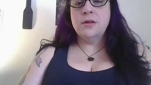 Snapshot of GothyBaby chatting on February 6, 6:55 pm GothyBaby online show from February 6, 6:55 pm