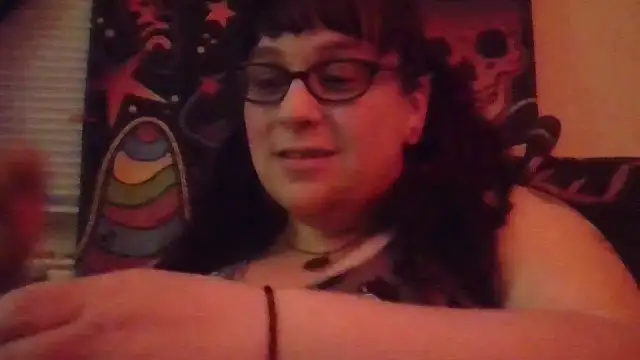 Snapshot of GothyBaby chatting on February 8, 10:46 pm GothyBaby online show from February 8, 10:46 pm