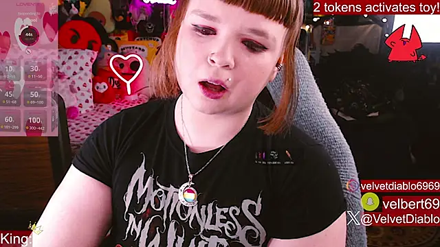Snapshot of VelvetDiablo chatting on February 18, 12:50 am VelvetDiablo online show from February 18, 12:50 am