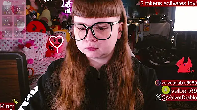 Snapshot of VelvetDiablo chatting on February 19, 12:39 am VelvetDiablo online show from February 19, 12:39 am