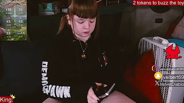 Snapshot of VelvetDiablo chatting on March 26, 12:28 am VelvetDiablo online show from March 26, 12:28 am