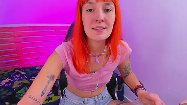 Snapshot of MaryJaneDove chatting on January 15, 11:19 pm MaryJaneDove online show from January 15, 11:19 pm