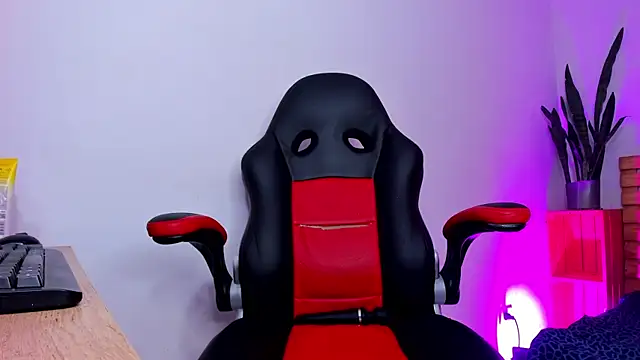 Snapshot of MaryJaneDove chatting on February 7, 8:11 am MaryJaneDove online show from February 7, 8:11 am