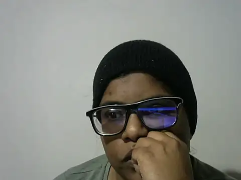 Sultryindianx100 online show from April 20, 7:15 pm