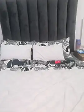 CuteHoney92 online show from March 29, 3:06 am