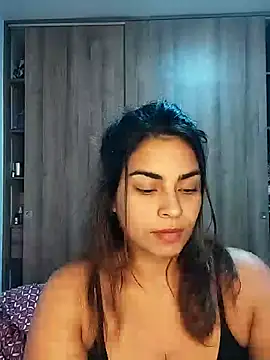 Snapshot of Ivanna2 chatting on December 4, 3:59 am Ivanna2 online show from December 4, 3:59 am