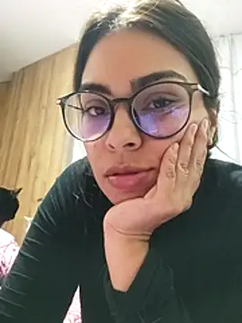 Snapshot of Ivanna2 chatting on December 28, 10:44 pm Ivanna2 online show from December 28, 10:44 pm