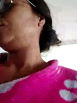 Snapshot of Ivanna2 chatting on December 29, 2:42 pm Ivanna2 online show from December 29, 2:42 pm