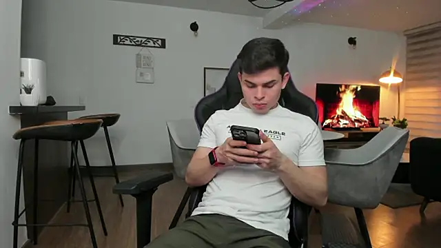 alejooo twink online show from February 25, 9:57 pm