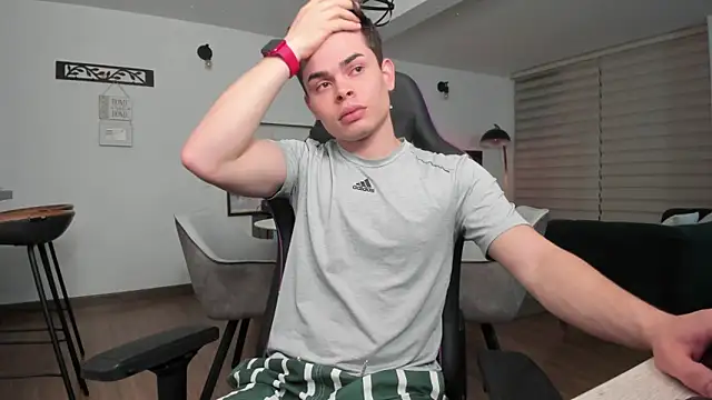 alejooo twink online show from February 28, 2:20 am