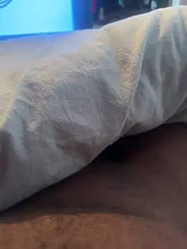 Snapshot of chocolatelongstrokes chatting on March 5, 11:17 am chocolatelongstrokes online show from March 5, 11:17 am