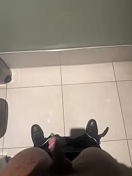 Snapshot of chocolatelongstrokes chatting on April 4, 7:28 am chocolatelongstrokes online show from April 4, 7:28 am