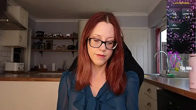 stripmequick online show from October 14, 9:21 am